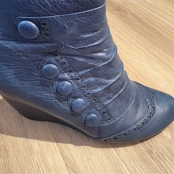 Miz Mooz Delphi Blue Leather Ankle Boots Size 6 – Ruched Wedge Heel Zip Closure - Picture 6 of 9